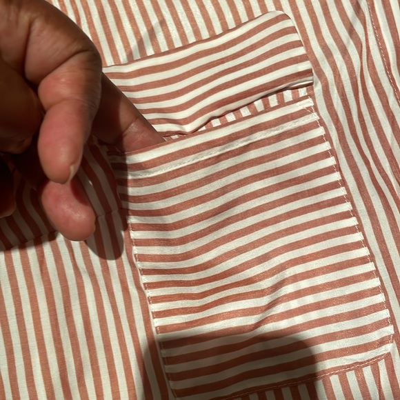 🌺Express Lg Classic Safari Style Pinstriped Blouse - Picture 12 of 17